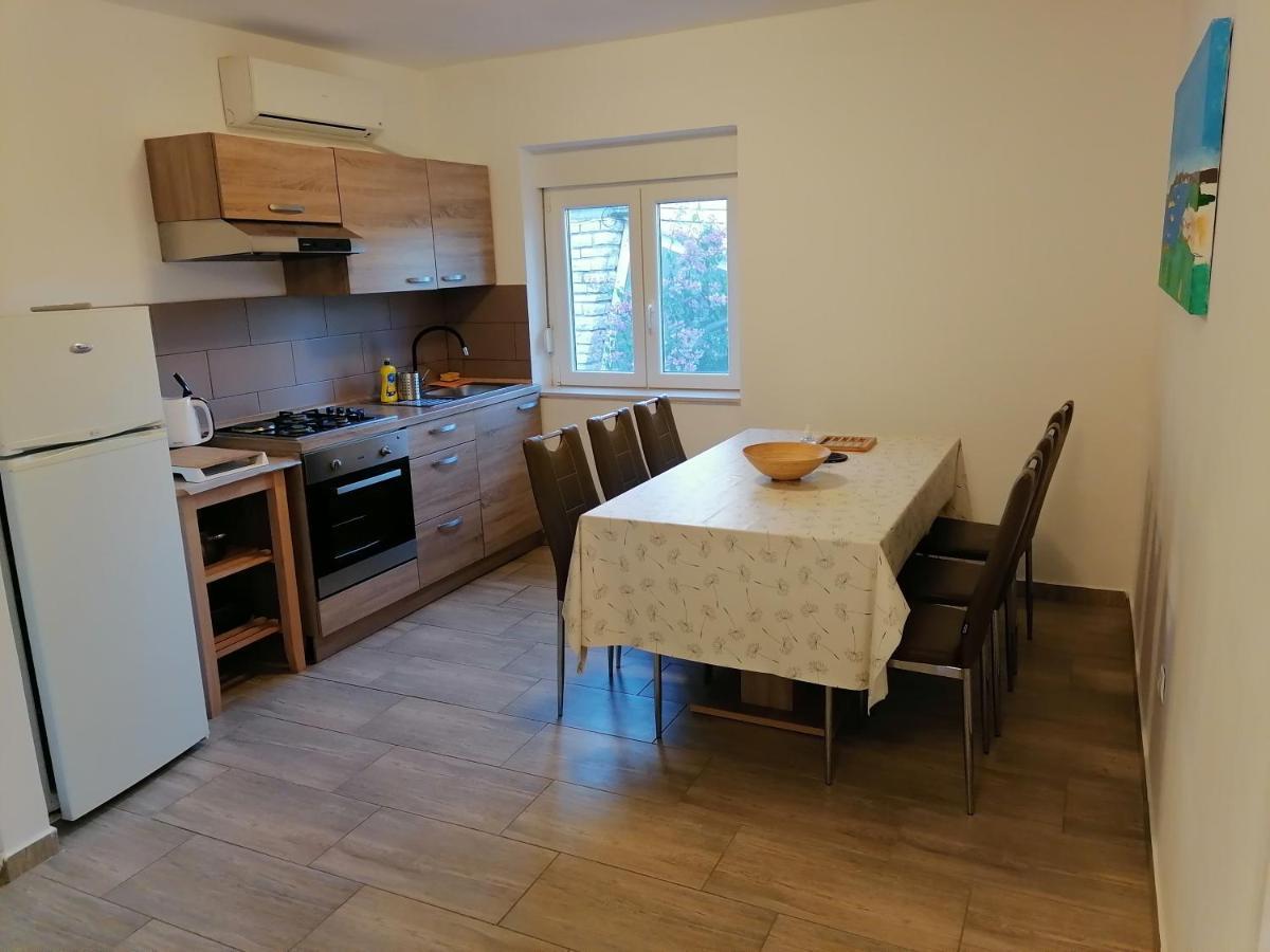 Apartman 2 Punta Pakoštane Eksteriør billede